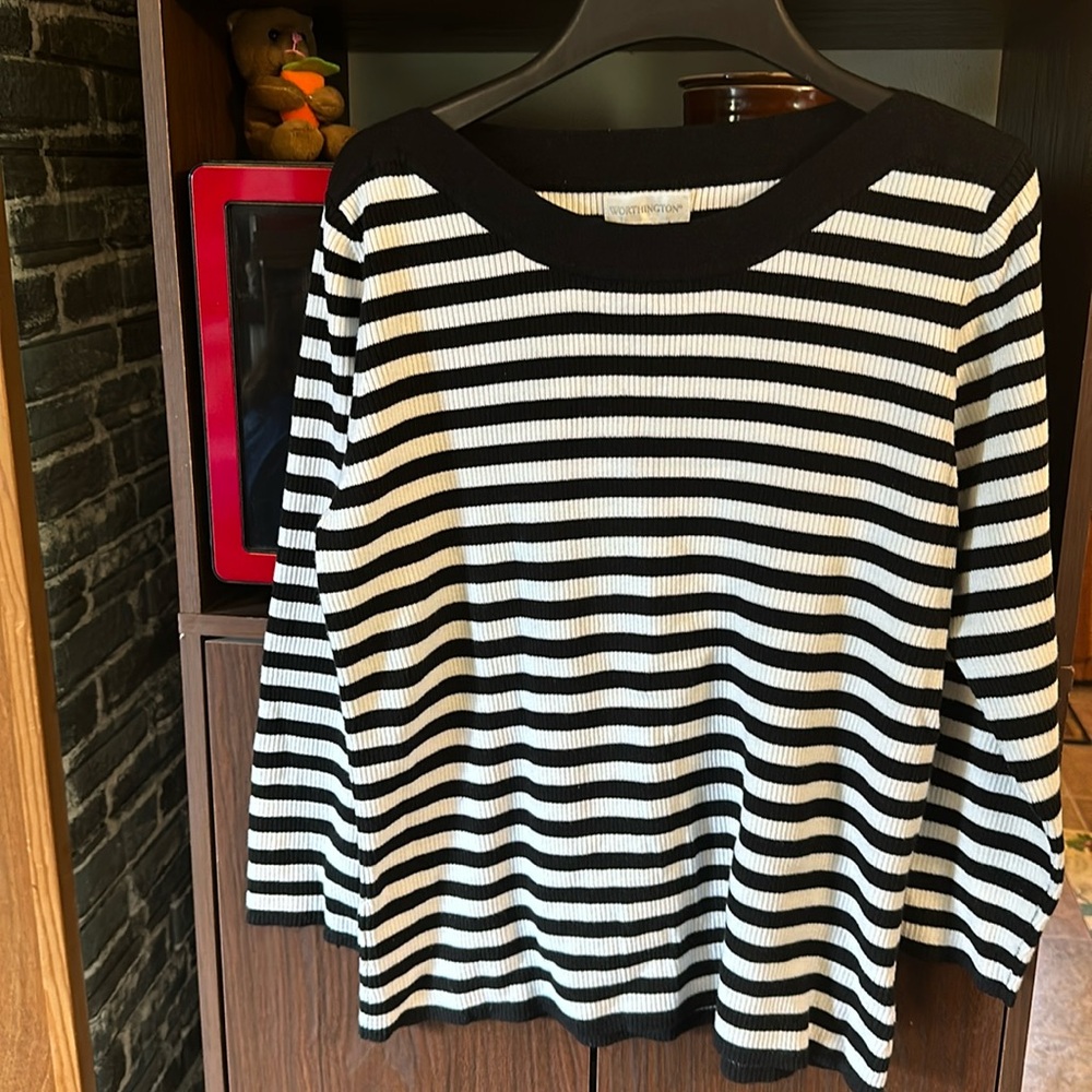 Worthington black and white striped sweater in size XL